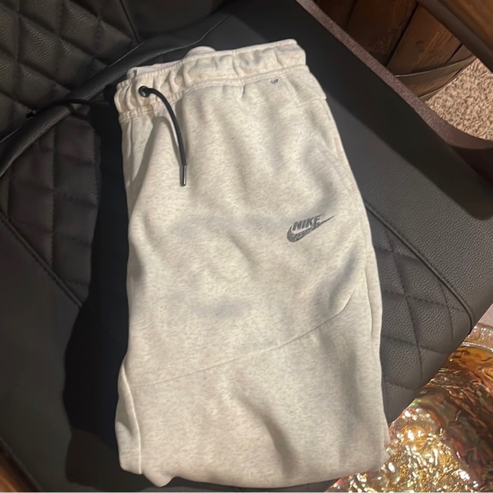 Nike tech fleece pants
